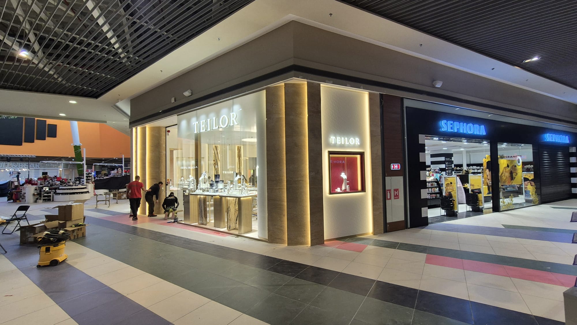 Magazin Teilor — Coresi Shopping Brașov
